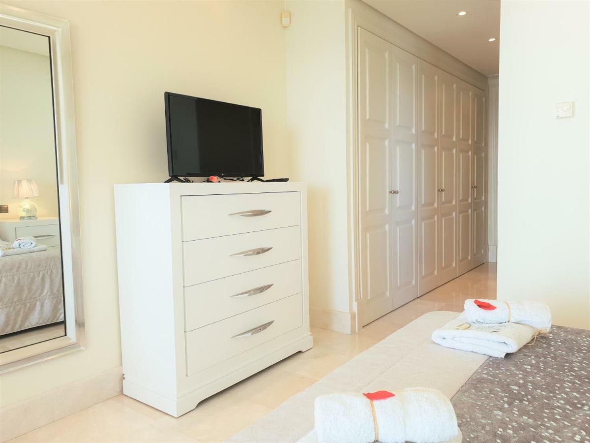 Luxury Apartment Frontal To The Sea In Estepona Doncella Beach 외부 사진
