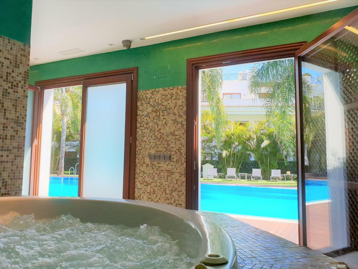 Luxury Apartment Frontal To The Sea In Estepona Doncella Beach 외부 사진